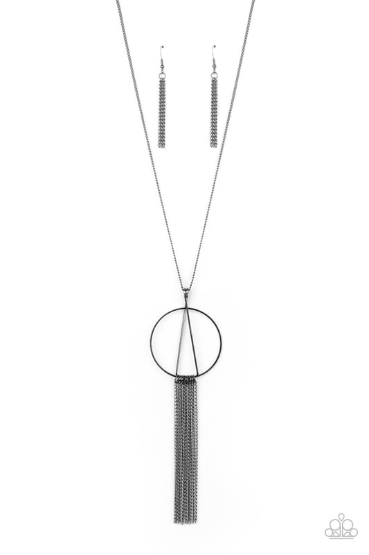 Apparatus Applique Black Necklace Set